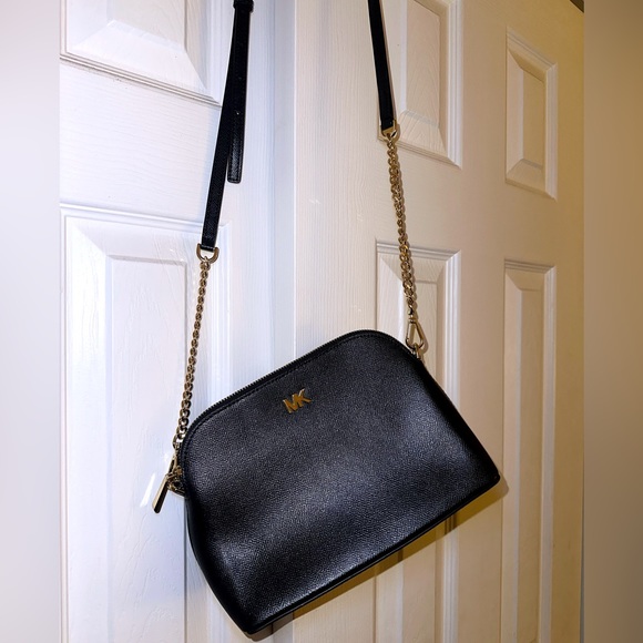 NEW‼️MICHAEL KORS- Large Crossgrain Leather Dome Crossbody Bag (Black) - Picture 5 of 7